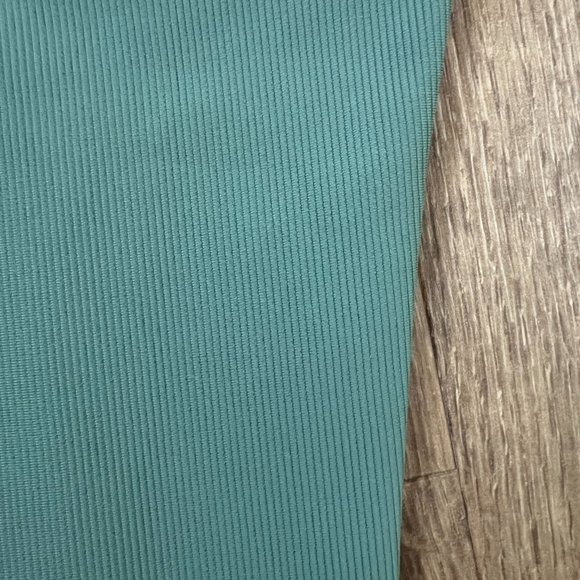 EUC Wilo Base Ribbed Green 7/8 Legging Sz L - Picture 4 of 9